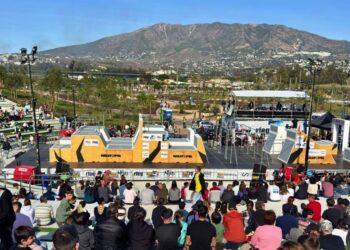 Miles de visitantes recorren el Gran Parque en el fin de semana de preapertura y llenan el recinto del evento nacional de parkour