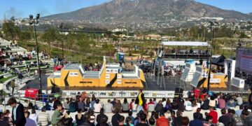 Miles de visitantes recorren el Gran Parque en el fin de semana de preapertura y llenan el recinto del evento nacional de parkour