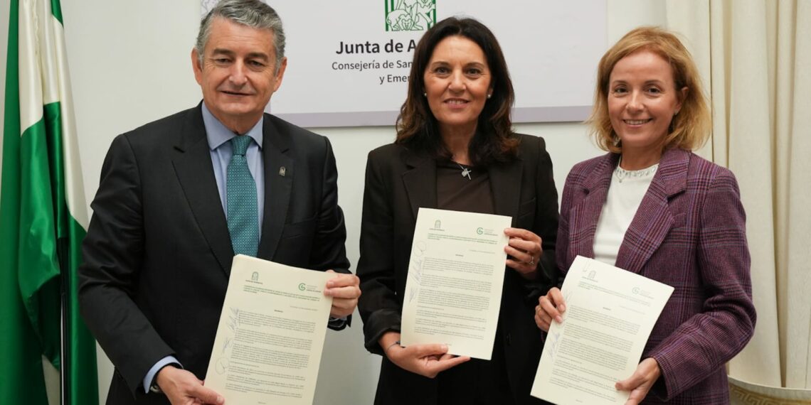 El SAS y la AECC firman un proyecto pionero de acompañamiento a mujeres en el programa andaluz de cribado de cáncer de mama