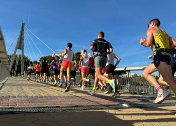 Alejandro Caña y Amanda Lanetoft se imponen en la VIII Media Maratón de Fuengirola