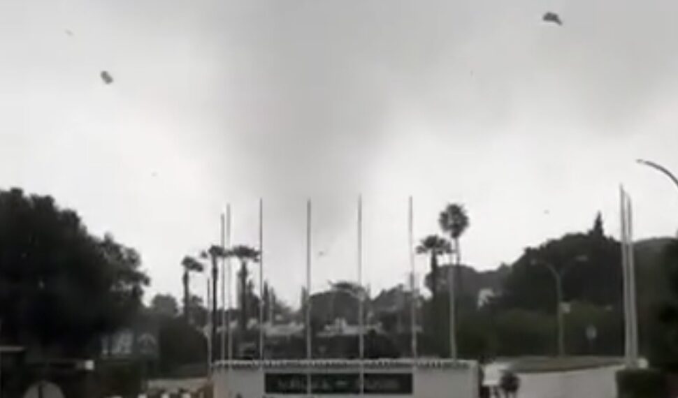 Muere una mujer y más de 30 personas heridas en un tornado en el sur de Portugal