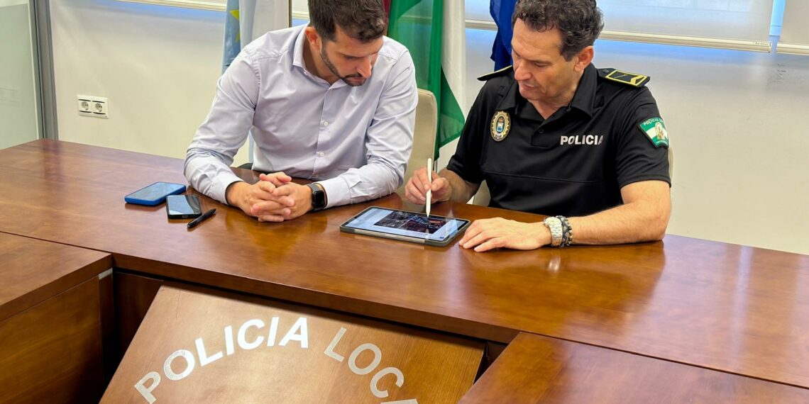El Ayuntamiento de Fuengirola cierra un club de fumadores ilegal tras una operación conjunta entre las policías Local y Nacional