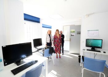 Muñoz subraya el compromiso de Ayuntamiento y Junta con los mayores tras la reforma del Centro de Participación Activa de Divina Pastora