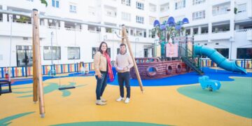 El Ayuntamiento renueva más de 630 metros cuadrados de áreas de juego infantiles con actuaciones en Albatros, Naciones Unidas y Río Huelo