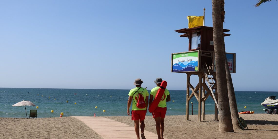 Mijas adjudica el nuevo servicio de socorrismo del litoral con drones y megafonía como principales características