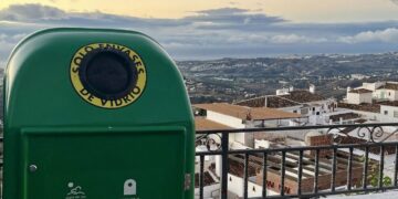 El Ayuntamiento de Mijas pone en funcionamiento ocho nuevos puntos de recogida de vidrio en el pueblo