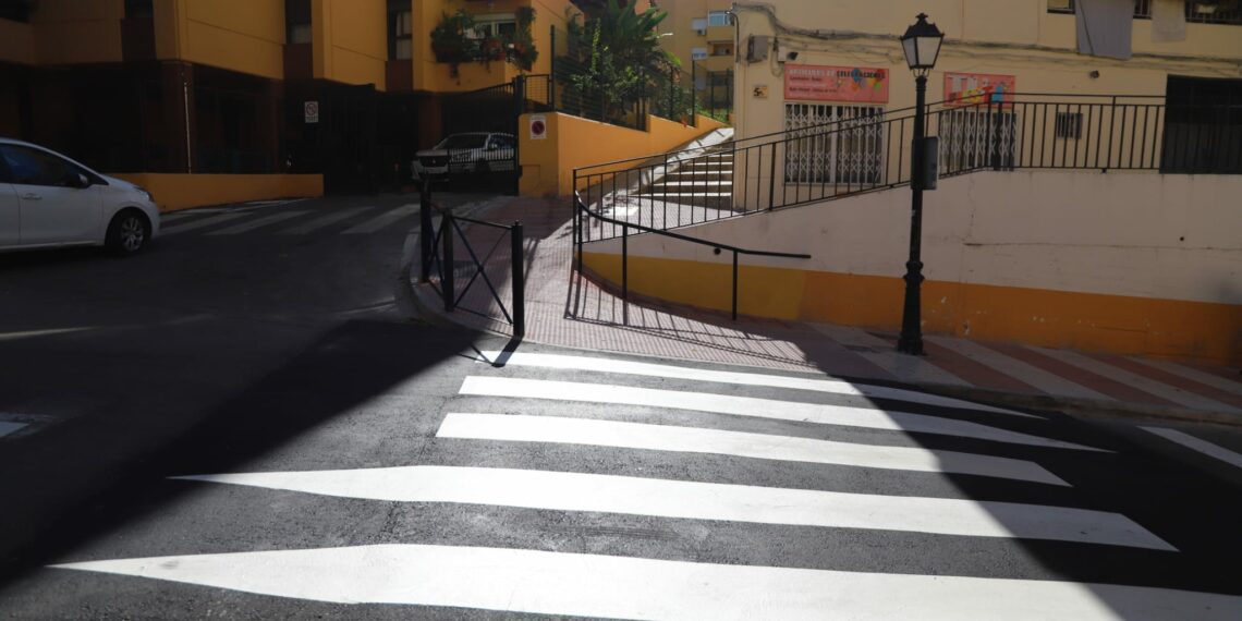 Continúan las mejoras de la seguridad vial en Santa Marta y Divina Pastora con la creación de 17 nuevos pasos de peatones