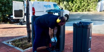 Marbella renueva más de un millar de papeleras en los últimos cuatro años para mejorar la recogida de residuos