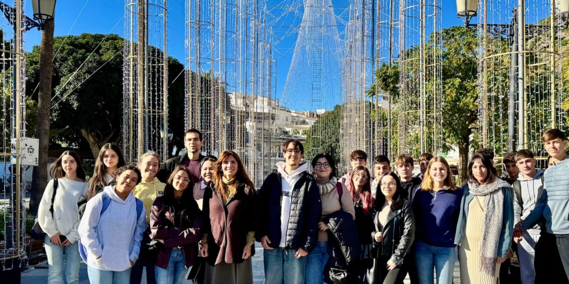 Mijas tendrá tres encendidos distintos del alumbrado de Navidad, que este año estará compuesto por 3,8 millones de luces LED