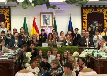 Ana Mata preside un Pleno Infantil en el Ayuntamiento coincidiendo con el Día Mundial de la Infancia