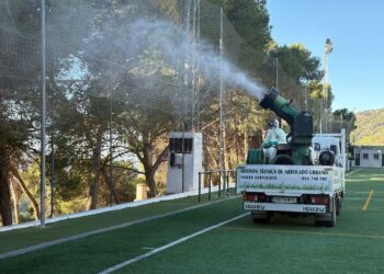 Mijas desarrolla una campaña de fumigación biológica contra la aparición de la oruga procesionaria