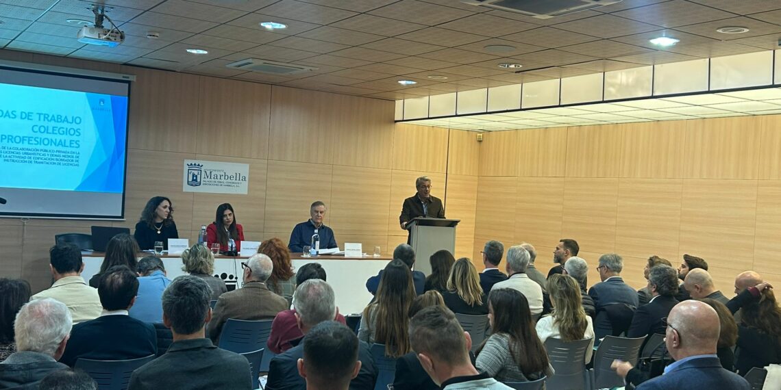 Marbella presenta a los colegios profesionales las nuevas medidas de simplificación administrativa para agilizar las licencias urbanísticas