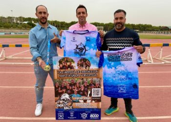 Más de 600 deportistas participan este domingo en Torremolinos en la carrera de obstáculos Skull Race