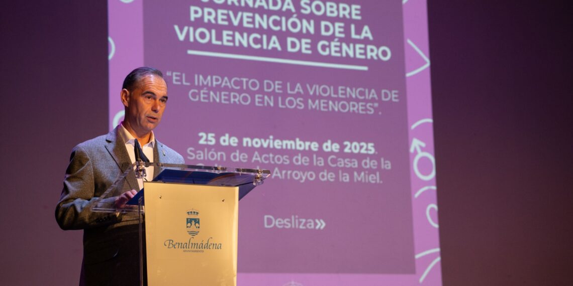 Benalmádena conmemora el Día Internacional para la Eliminación de la Violencia Contra la Mujer con un emotivo acto en la Casa de la Cultura