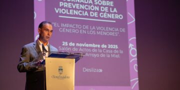 Benalmádena conmemora el Día Internacional para la Eliminación de la Violencia Contra la Mujer con un emotivo acto en la Casa de la Cultura