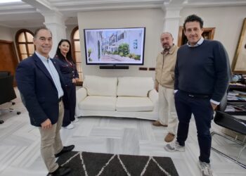 El Ayuntamiento de Benalmádena organiza junto con los comerciantes un plan para dinamizar los comercios de Benalmádena Pueblo