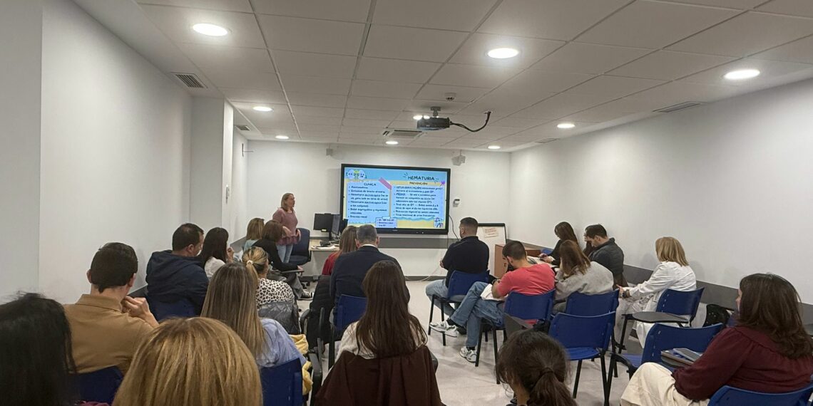 El Hospital Materno Infantil celebra su Escuela para Familias de Oncohematología Pediátrica