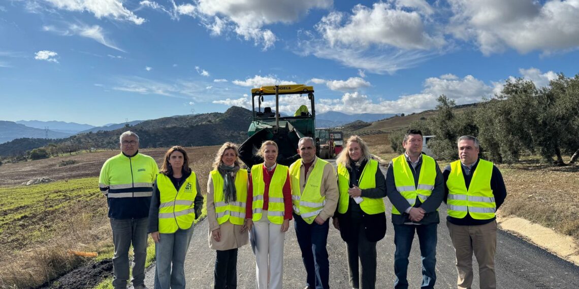 Diputación invierte 155.000 euros en la mejora de la carretera que conecta Valle de Abdalajís con el Caminito del Rey