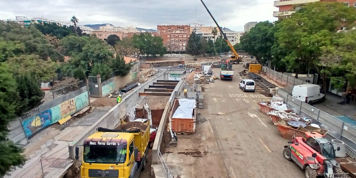 La Junta comienza a excavar el túnel del tramo 1 de la prolongación del Metro de Málaga en Santa Elena