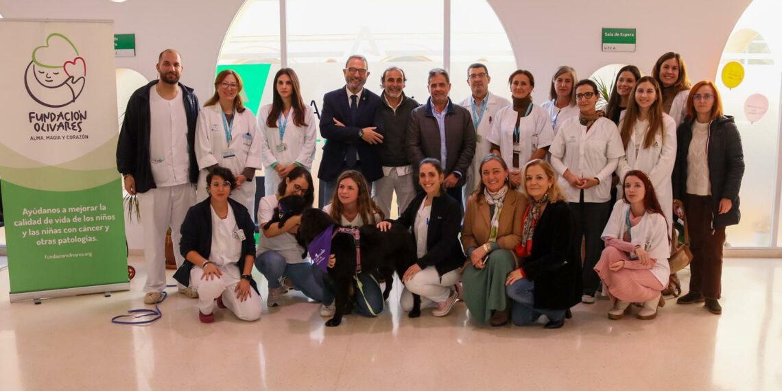 El Regional de Málaga incorpora terapia asistida con perros para pacientes con TCA