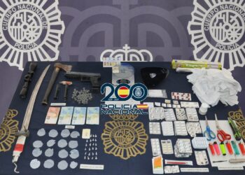 La Policía Nacional desarticula un punto de venta de drogas en Ronda y detiene a tres personas
