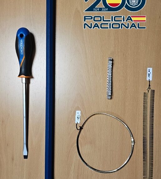 Pillado y detenido ‘in fraganti’ tras robar oro por valor de 13.000 euros en una joyería de Marbella
