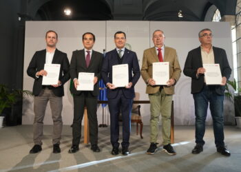 La Junta invertirá 250 millones en mejorar las condiciones de 70.000 funcionarios y modernizar la atención a los andaluces