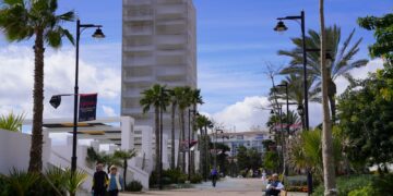 La Biblioteca de Culturas Contemporáneas de Estepona, un faro cultural reinventado que cumple un año