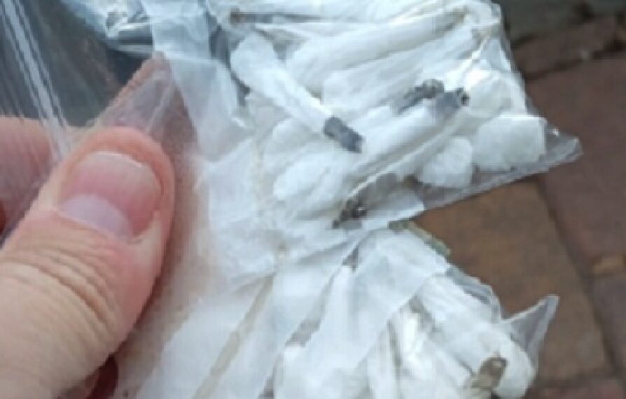 Detenido en Málaga a una mujer al frente de un punto de venta de droga itinerante