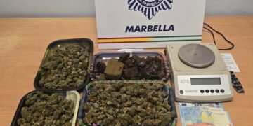 La Policía Local desmantela un supuesto club de fumadores que carecía de licencia de apertura y en el que se distribuían sustancias estupefacientes