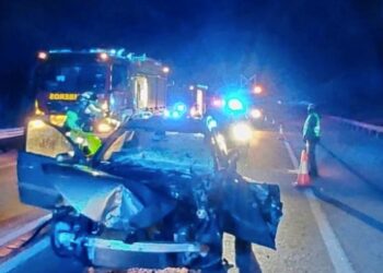 Un evacuado a un hospital tras el accidente de un vehículo en la A-355 en Coín