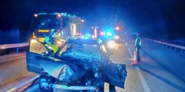 Un evacuado a un hospital tras el accidente de un vehículo en la A-355 en Coín