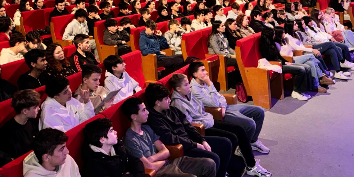 Ana Mata preside una charla a institutos destinada al fomento de la igualdad y la sexualidad sana entre los más jóvenes