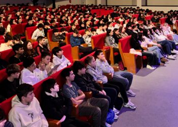 Ana Mata preside una charla a institutos destinada al fomento de la igualdad y la sexualidad sana entre los más jóvenes