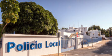 Estepona refuerza el presupuesto destinado a seguridad ciudadana para ampliar y modernizar los medios humanos y materiales de la Policía Local