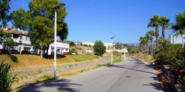 El Ayuntamiento finaliza la primera fase de instalación de alumbrado en el corredor litoral y en viales del extrarradio