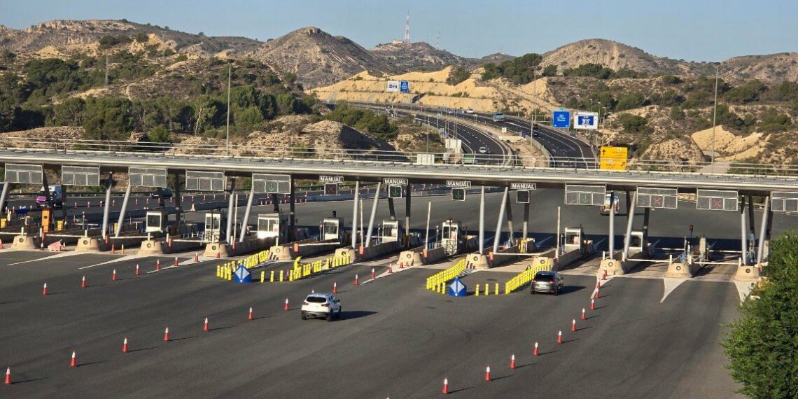 Óscar Puente libera un tramo de la AP-7 en Alicante mientras la Costa del Sol sigue sin bonificaciones