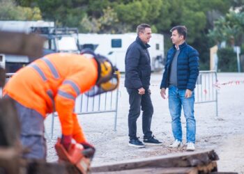 Mejorada la seguridad y accesibilidad de la Senda Litoral en las Dunas de Artola con la sustitución y reparación de 1.250 metros cuadrados de pasarelas y de barandillas