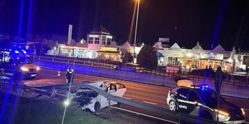 Huye de la Guardia Civil a casi 200 km/h y provoca un accidente múltiple con tres heridos en Mijas