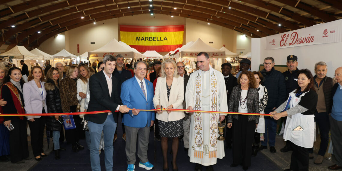 La XX edición del Bazar de Navidad de Cáritas abre sus puertas con el objetivo de superar los 250.000 euros recaudados