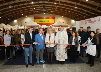 La XX edición del Bazar de Navidad de Cáritas abre sus puertas con el objetivo de superar los 250.000 euros recaudados