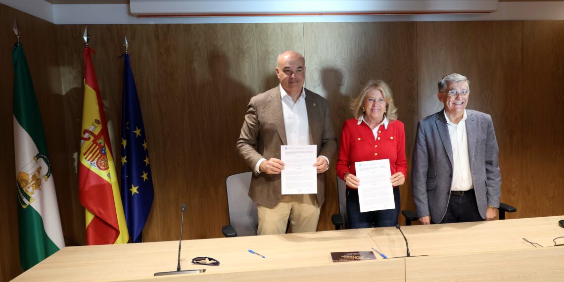 Marbella renueva el convenio con la Hermandad del Santo Patrón de San Pedro de Alcántara para respaldar su actividad cultura y social