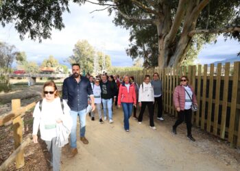 Una caminata popular inaugura el paseo fluvial del Río Guadaiza tras una inversión de 2,8 millones que renaturaliza su cauce