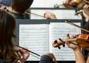 Dos alumnas de Málaga reciben el Premio Extraordinario en Enseñanzas Artísticas Superiores 2024/25 que concede la Consejería de Desarrollo Educativo