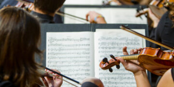 Dos alumnas de Málaga reciben el Premio Extraordinario en Enseñanzas Artísticas Superiores 2024/25 que concede la Consejería de Desarrollo Educativo