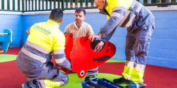 El Ayuntamiento de Marbella culmina la renovación integral del área de juego infantil de Río Huelo