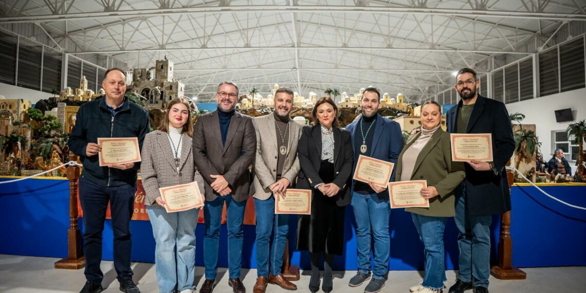 Torremolinos inaugura su Belén Municipal en el Centro de Desarrollo Comunitario Isabel Manoja