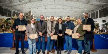 Torremolinos inaugura su Belén Municipal en el Centro de Desarrollo Comunitario Isabel Manoja