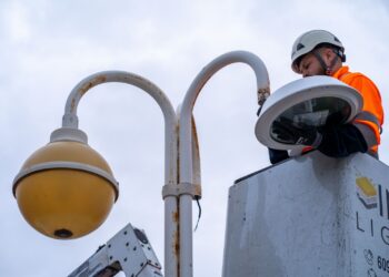 Benalmádena avanza en la última fase de cambio a luces LED en el alumbrado público, lo que permitirá ahorrar al menos un 40% en la factura