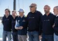 Lara visita la embarcación Barlovento-Senda Azul tras su histórica victoria en la Copa del Rey de Vela de Barcos Clásicos